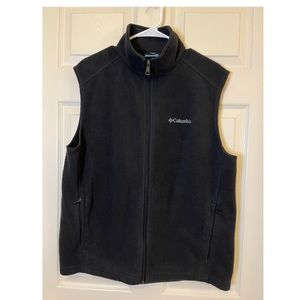 Men’s Columbia Fleece Zip Vest.